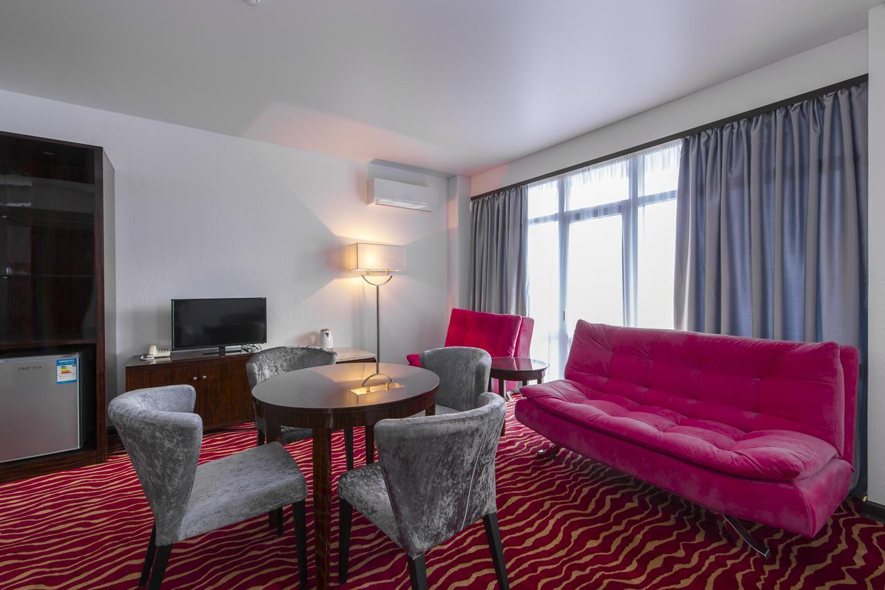 Sunrise Garden Hotel 3* Gagra Exterior photo