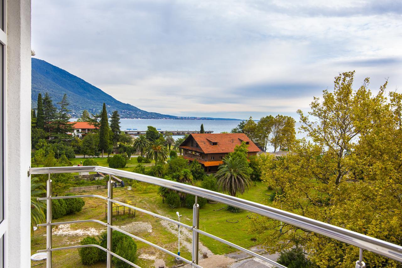 Sunrise Garden Hotel 3* Gagra Exterior photo