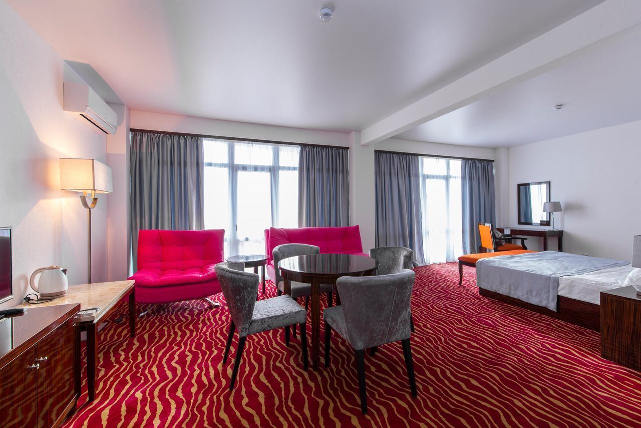 Sunrise Garden Hotel 3* Gagra Exterior photo