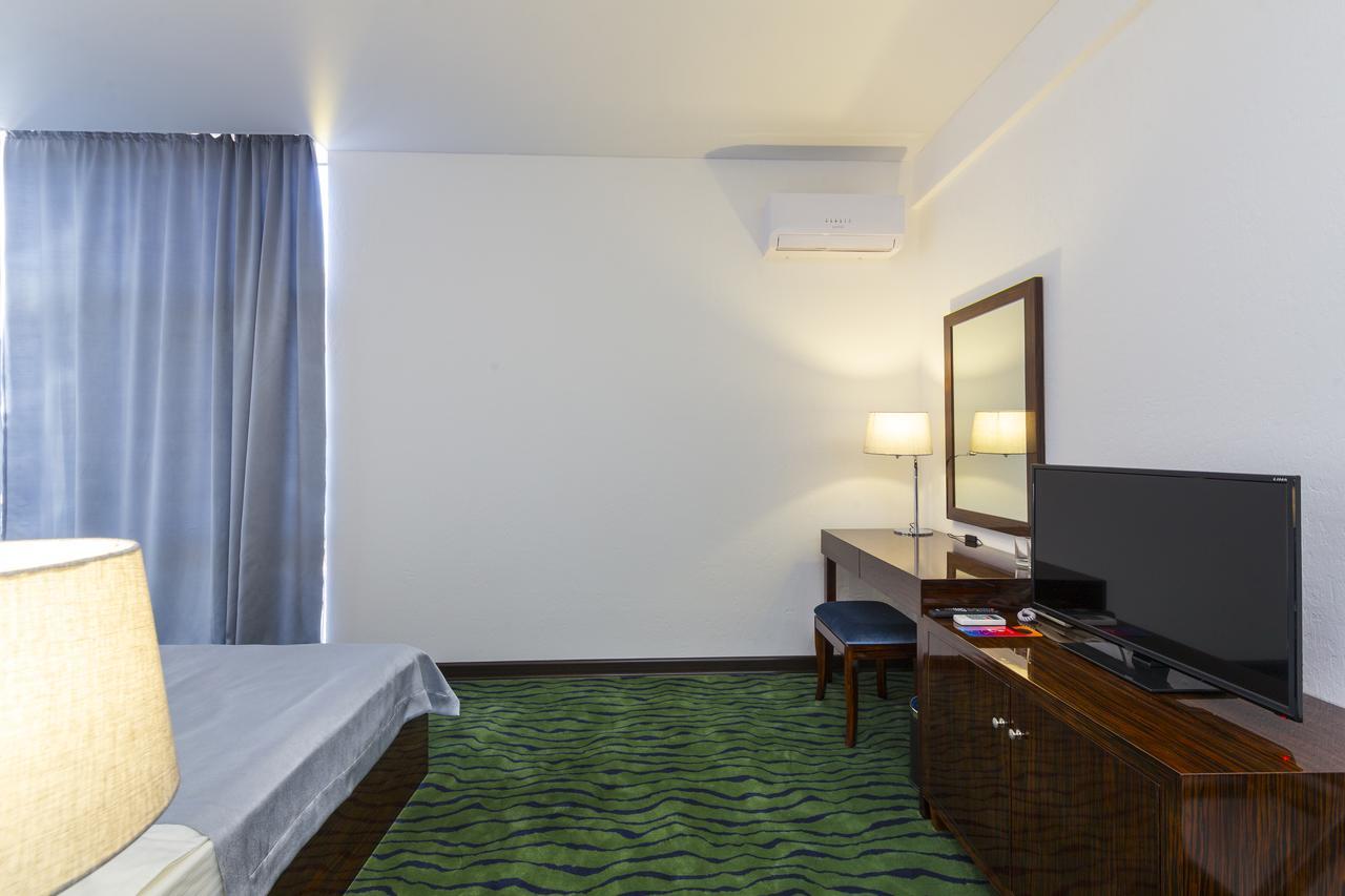 Sunrise Garden Hotel 3* Gagra Exterior photo