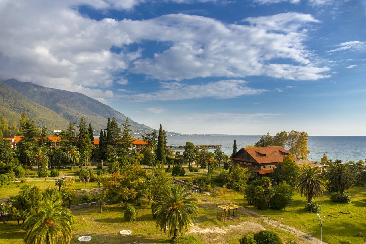 Sunrise Garden Hotel 3* Gagra Exterior photo