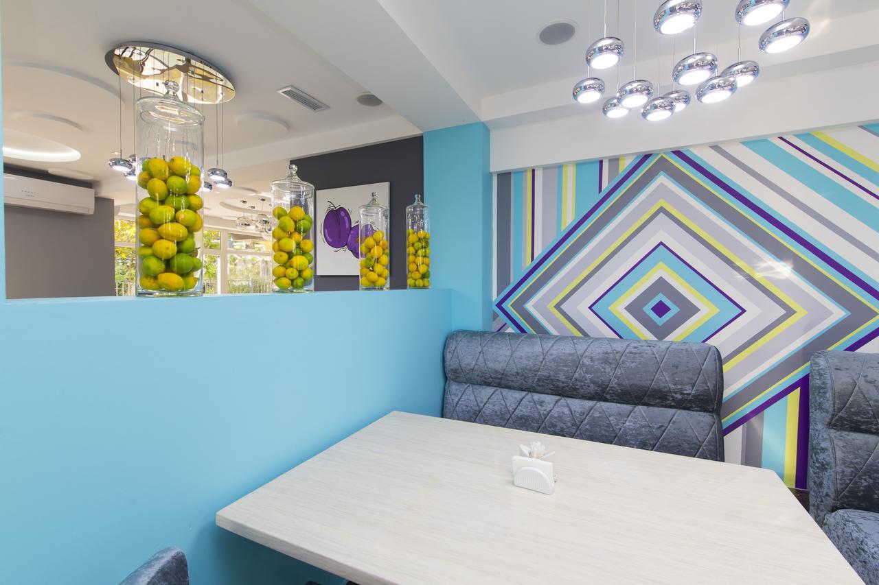 Sunrise Garden Hotel 3* Gagra Exterior photo