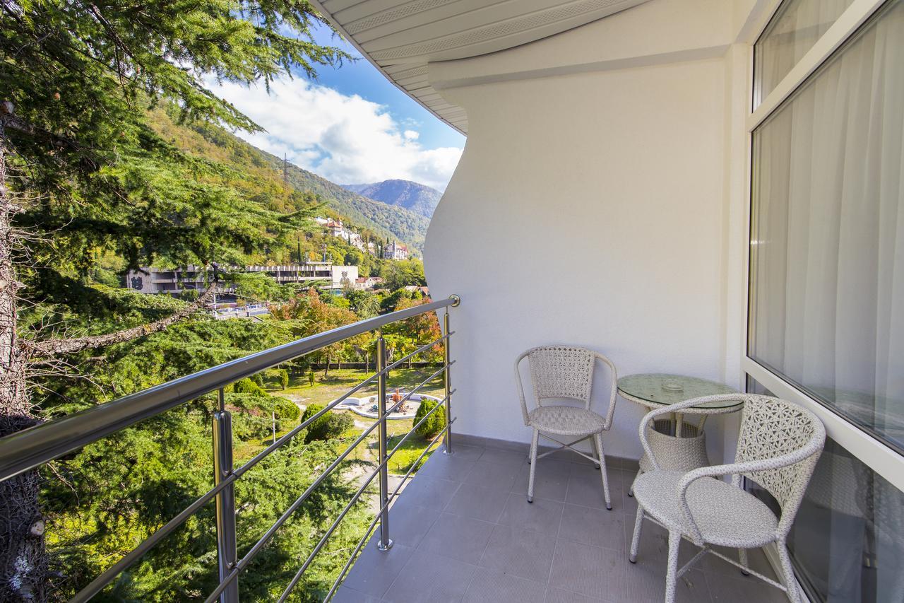 Sunrise Garden Hotel 3* Gagra Exterior photo