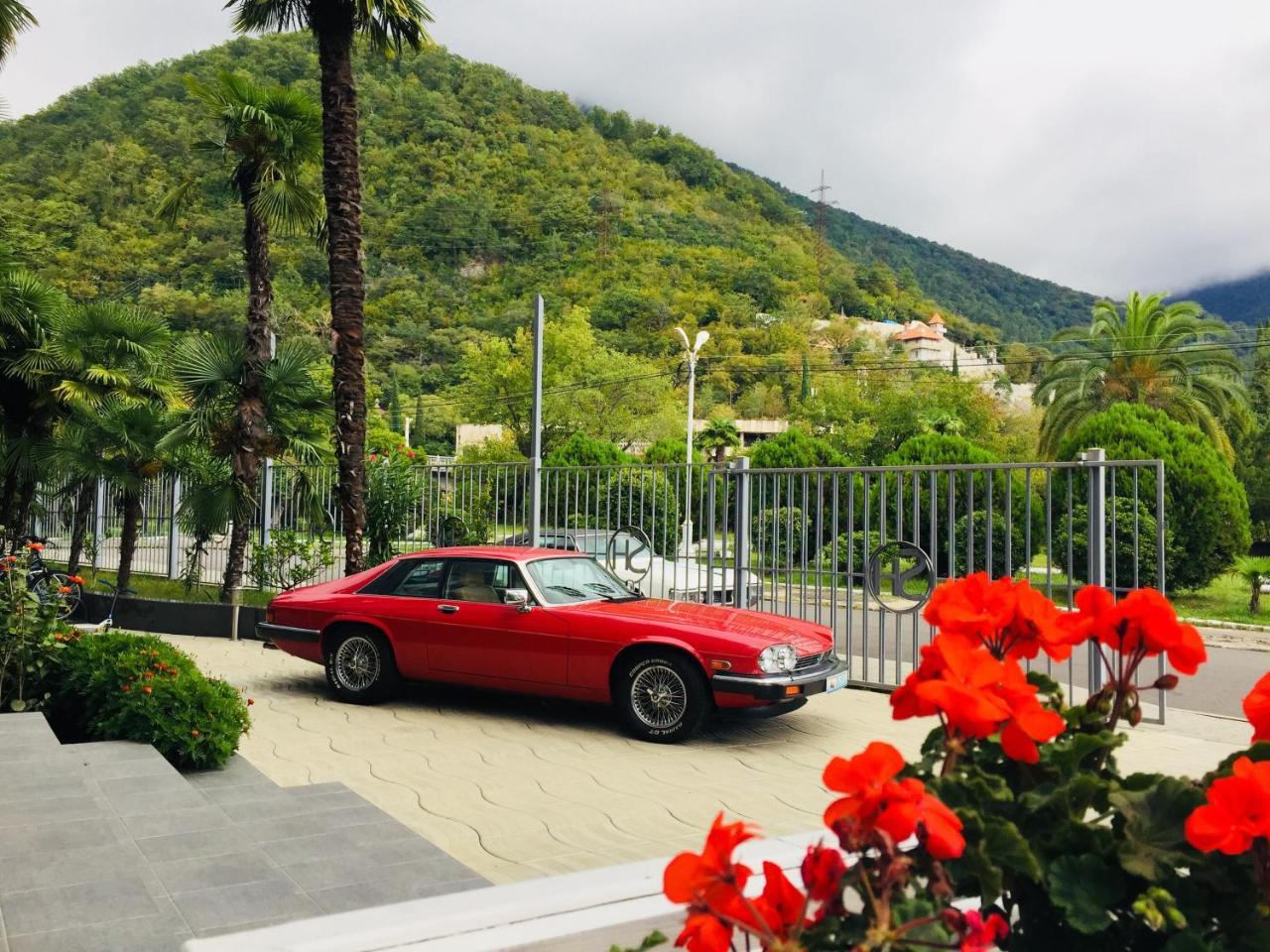 Sunrise Garden Hotel 3* Gagra Exterior photo