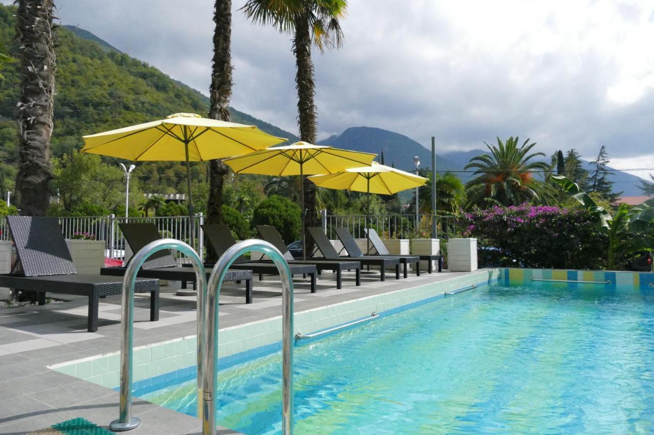 Sunrise Garden Hotel 3* Gagra Exterior photo