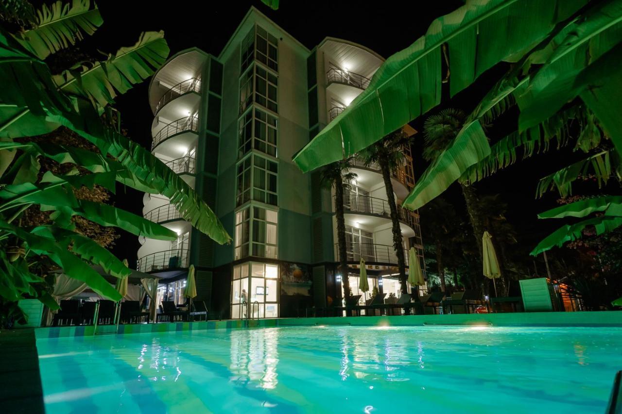 Sunrise Garden Hotel 3* Gagra Exterior photo